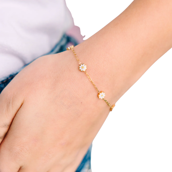 White Daisy Bracelet