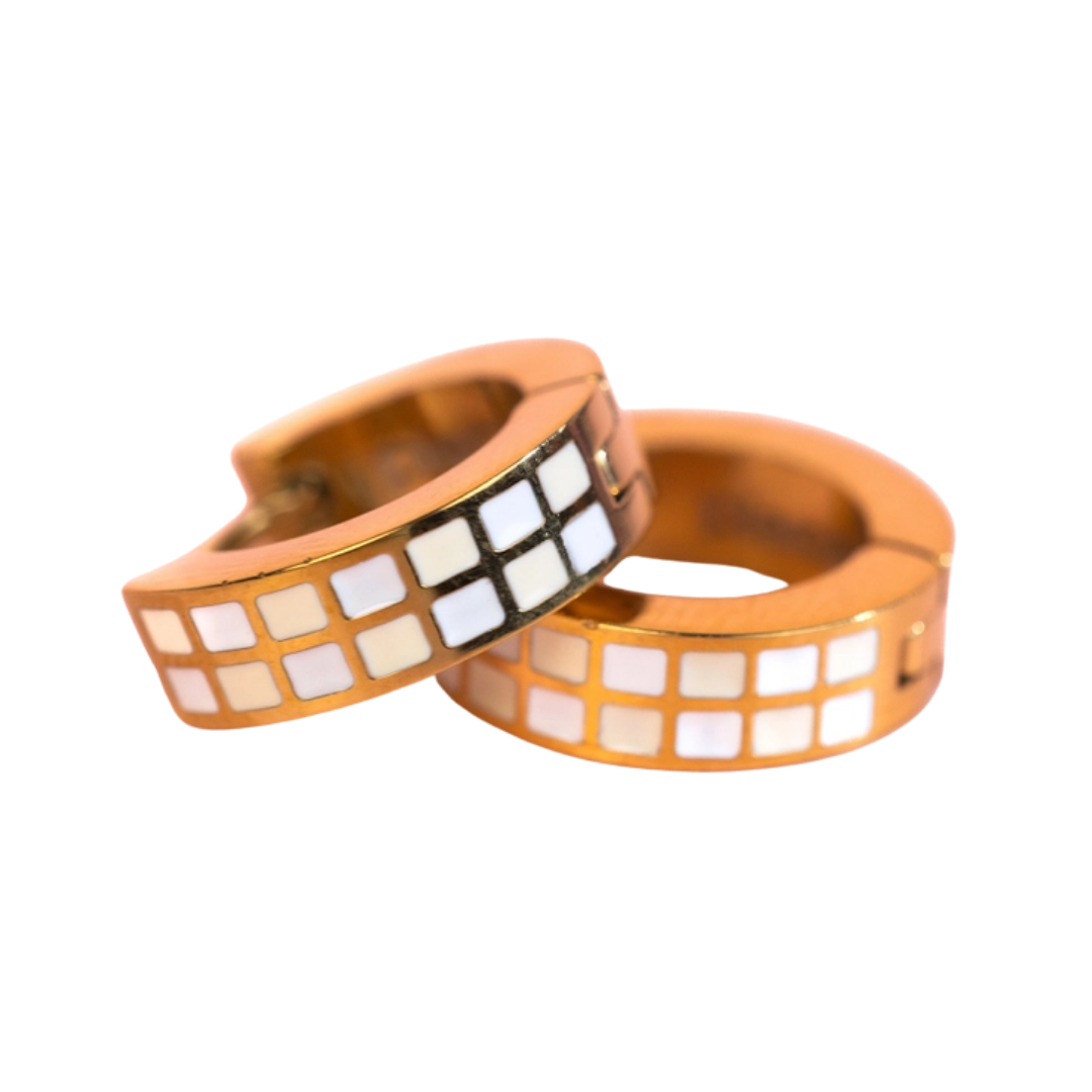 Cream Checkered Huggies