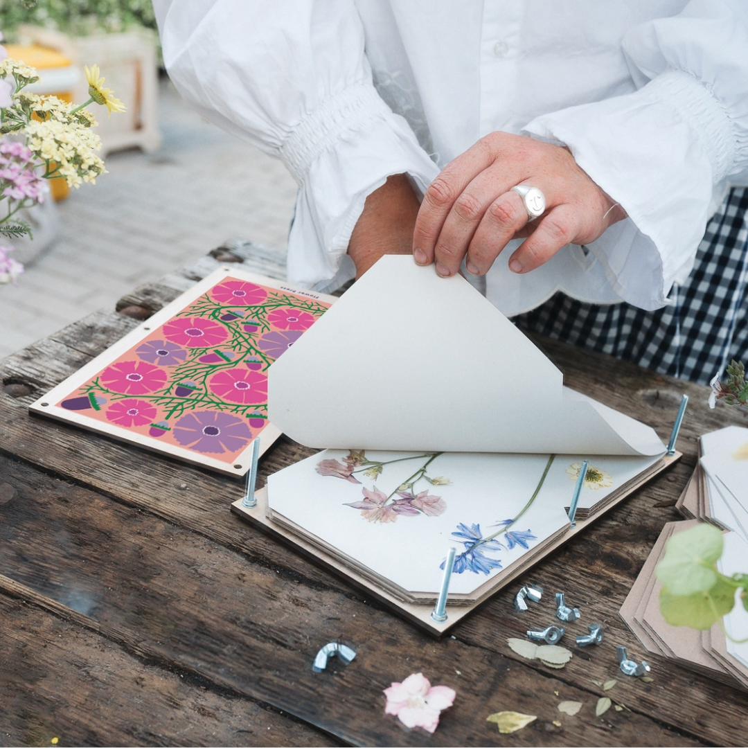 Large Flower Press - Cosmos