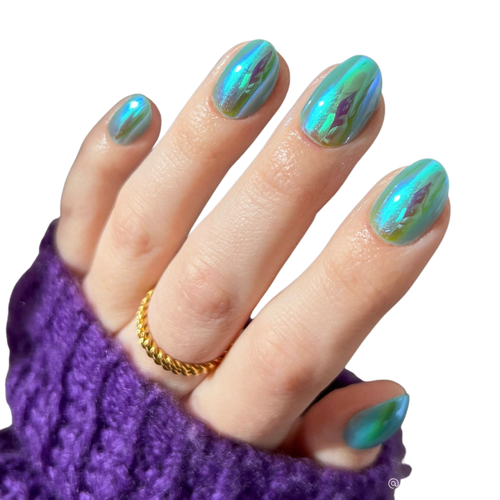 Siren Short Oval Press-On Nails