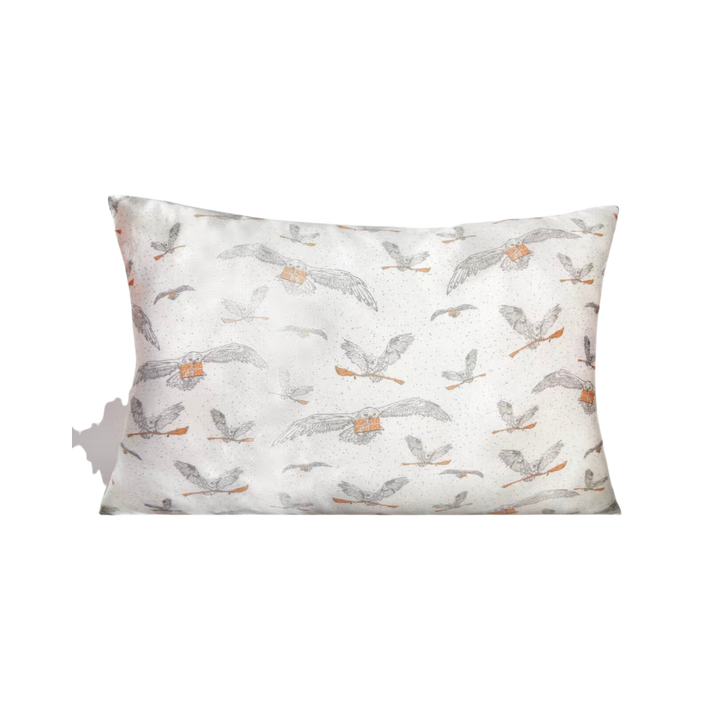 White Satin Pillowcase with illustrated owls. From the Kitsch x Harry Potter collection.