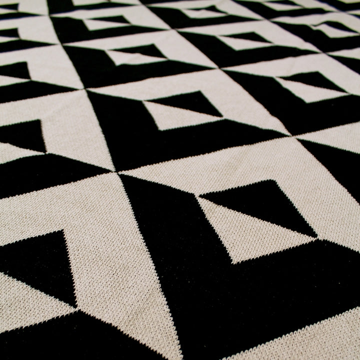 Reverse - Black + Linen Throw