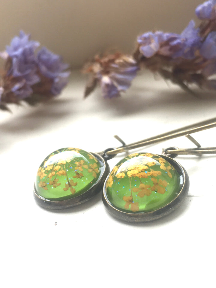 Queen Anne's Lace Small Resin Drop Earrings