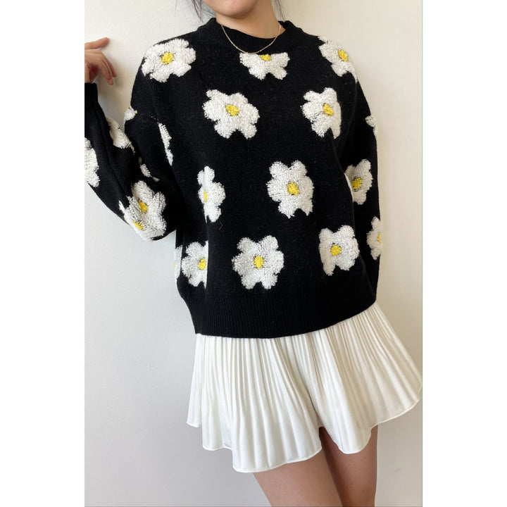 Daisy Print in Teddy Sweater