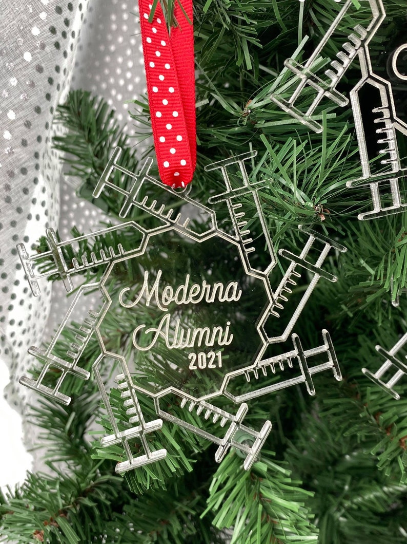 2021 COVID-19 Shot Alumni Vaccine Ornament