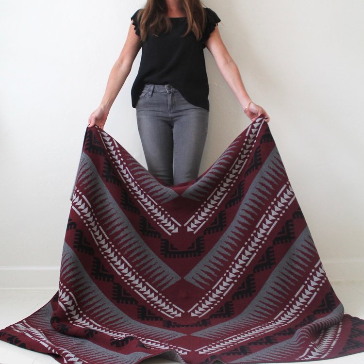 Phoenix Cabernet/Black/Dove/Pewter Throw